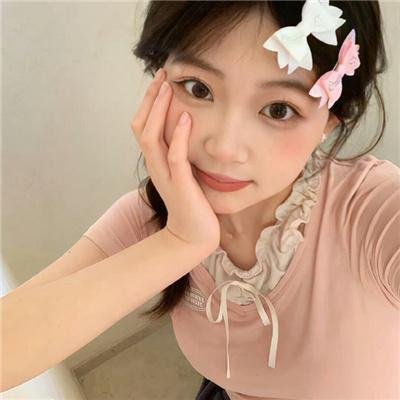 模仿女孩